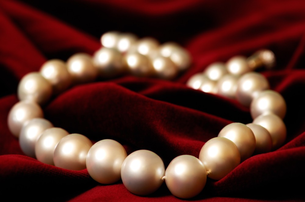 large south sea pearl necklace