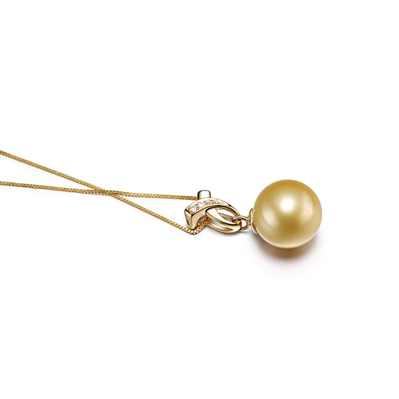 pearl pendant necklace with gold chain