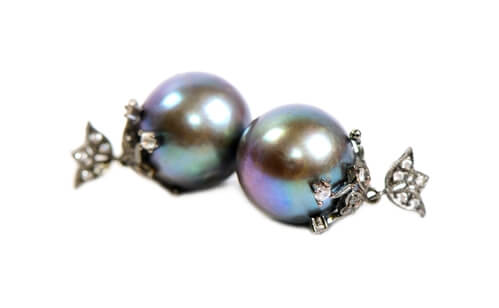 black pearl stud earrings