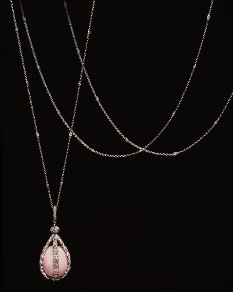 pink pearl pendant