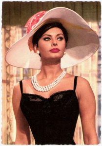 sophia lauren wearing pearls