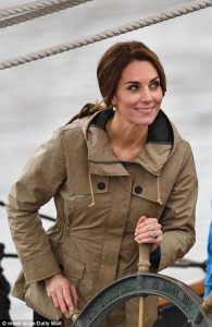 Kate Middleton trägt Perlen
