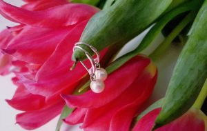 pearl dangle earrings