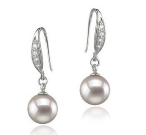how to wear pearl earrings like marilyn monroe