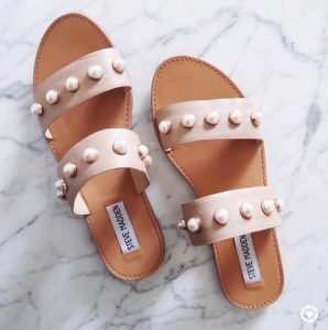 beige pearl sliders