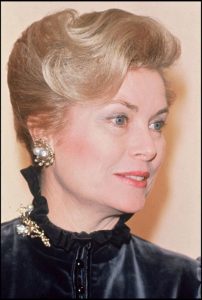 grace of monaco wearing pearl earrings