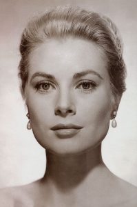 grace kelly wearing beautiful pearl earrings