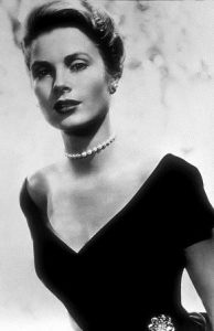 grace kelly wearing pearls