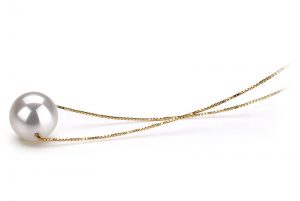 white pearl pendant