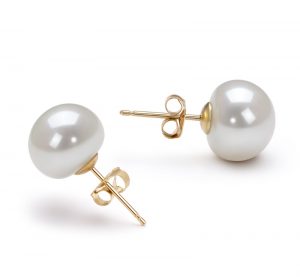 whiite pearl earrings for fall outfits