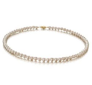 how to wear pearls at work