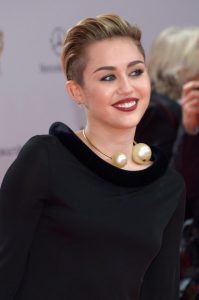 chunky pearl necklace