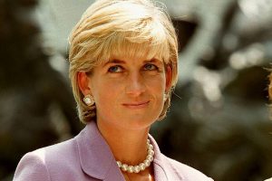 princess diana wearing pearls