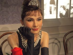 audrey hepburn pearl necklace