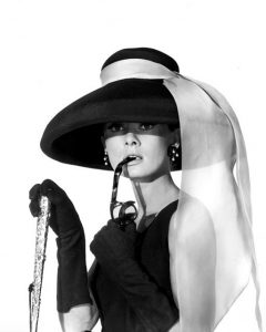 audrey hepburn pearl necklace