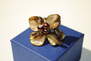chocolate pearl earrings