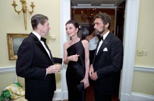 audrey hepburn pearl necklace