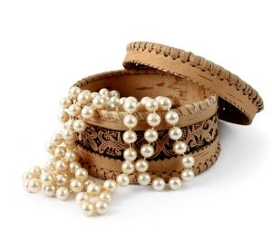 long pearl necklace