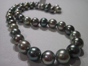 black pearl set