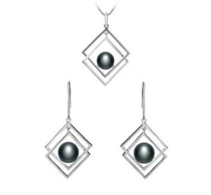 black pearl set