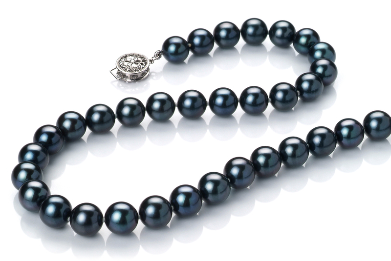 Halskette mit schwarzen, 7.5-8mm großen Janischen Akoya Perlen in AAA-Qualität , Constanze