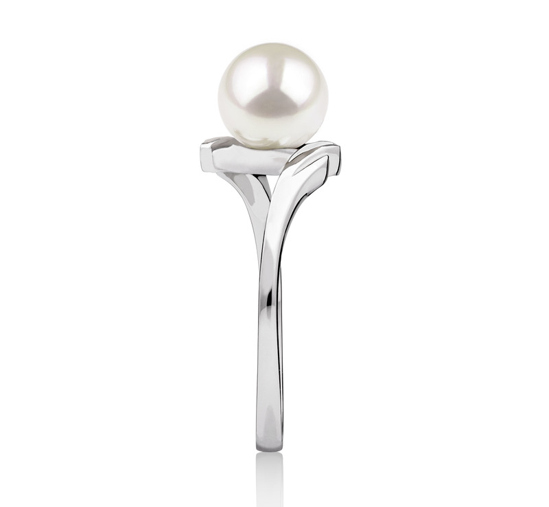 Ring mit weißen, 6-7mm großen Janischen Akoya Perlen in AAA-Qualität , Daron