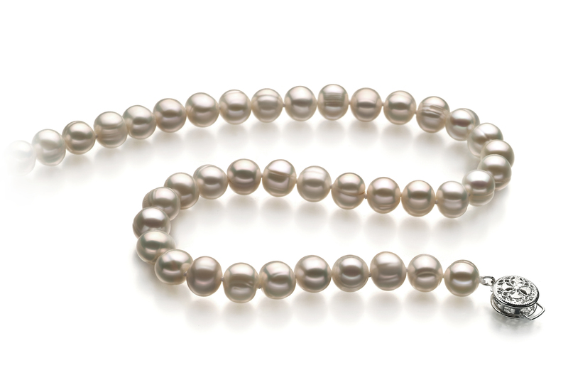 Halskette mit weißen, 6-7mm großen Süßwasserperlen in A-Qualität , Glückseligkeit