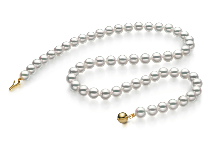 Halskette mit weißen, 6.5-7mm großen Janischen Akoya Perlen in Hanadama - AAAA-Qualität