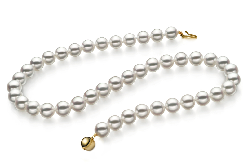 Halskette mit weißen, 9-9.5mm großen Janischen Akoya Perlen in Hanadama - AAAA-Qualität