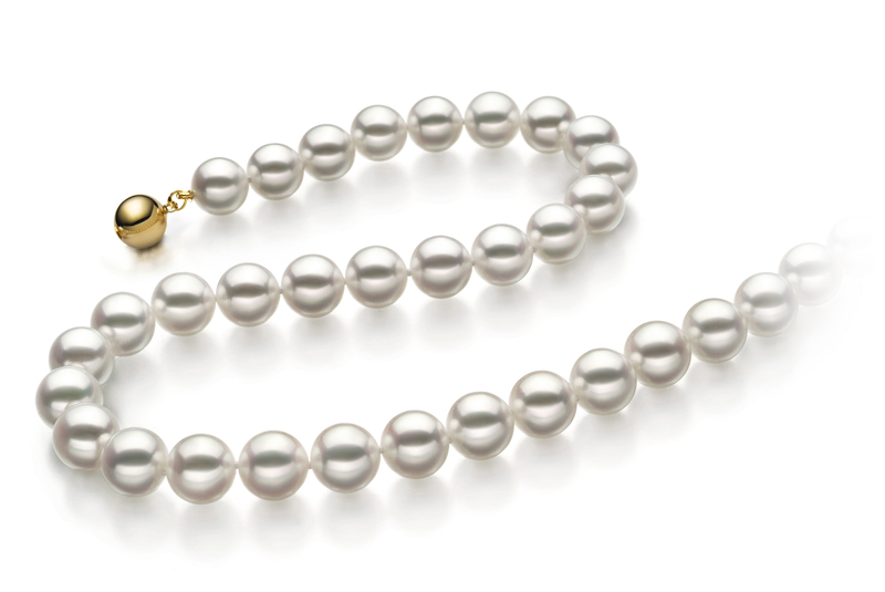 Halskette mit weißen, 8.5-9mm großen Janischen Akoya Perlen in Hanadama - AAAA-Qualität