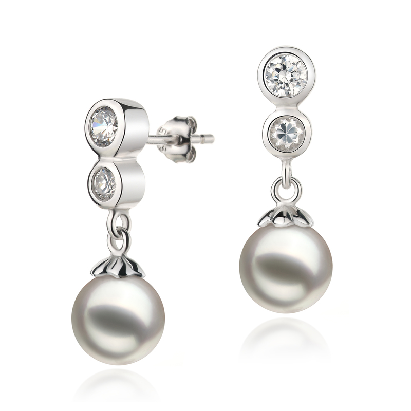 Paar Ohrringe mit weißen, 7-8mm großen Janischen Akoya Perlen in AA-Qualität , Helena