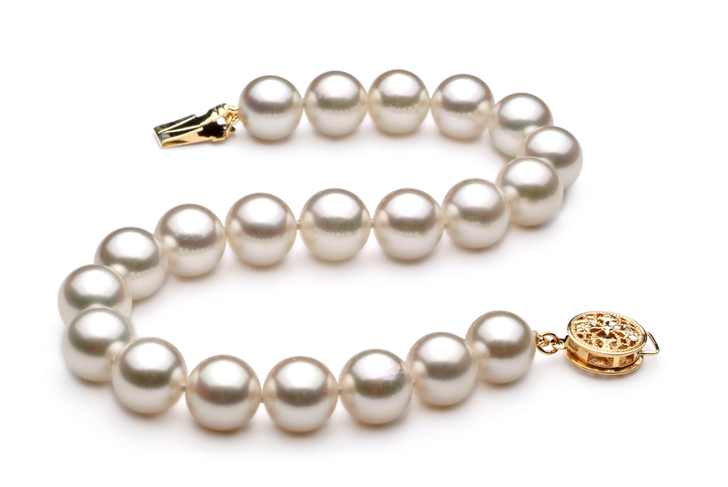 Armreifen mit weißen, 8-9mm großen Janischen Akoya Perlen in AA-Qualität , Michaela
