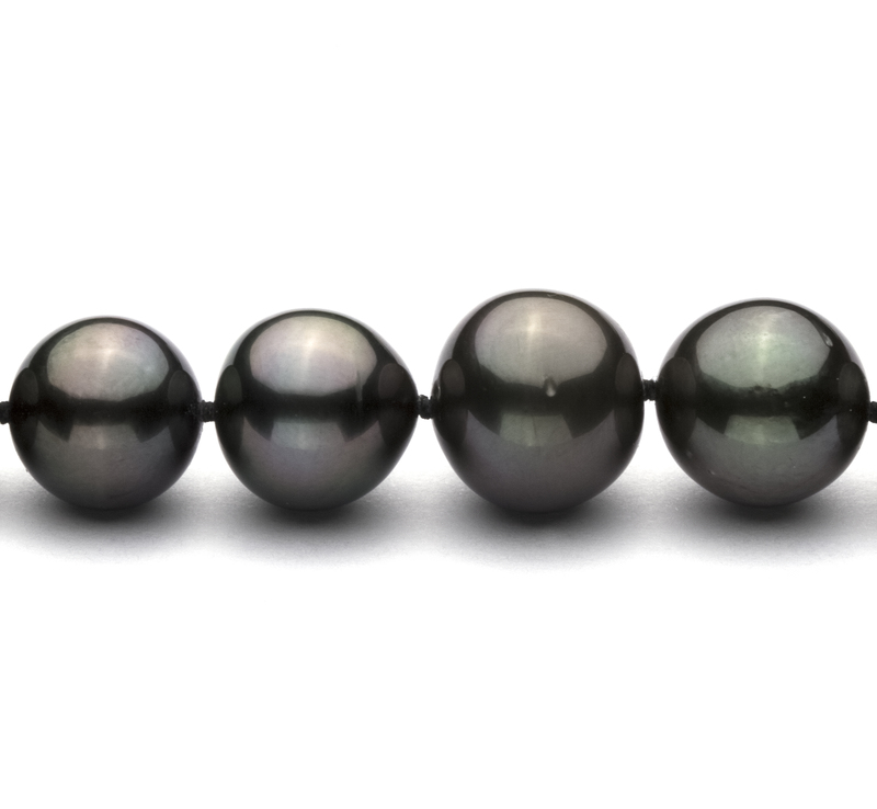Halskette mit schwarzen, 9.5-11mm großen Tihitianischen Perlen in AAA-Qualität