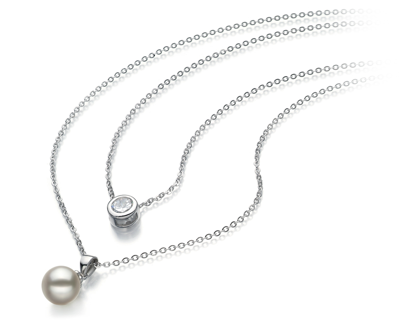 Halskette mit weißen, 7-8mm großen Janischen Akoya Perlen in AA-Qualität , Ramona