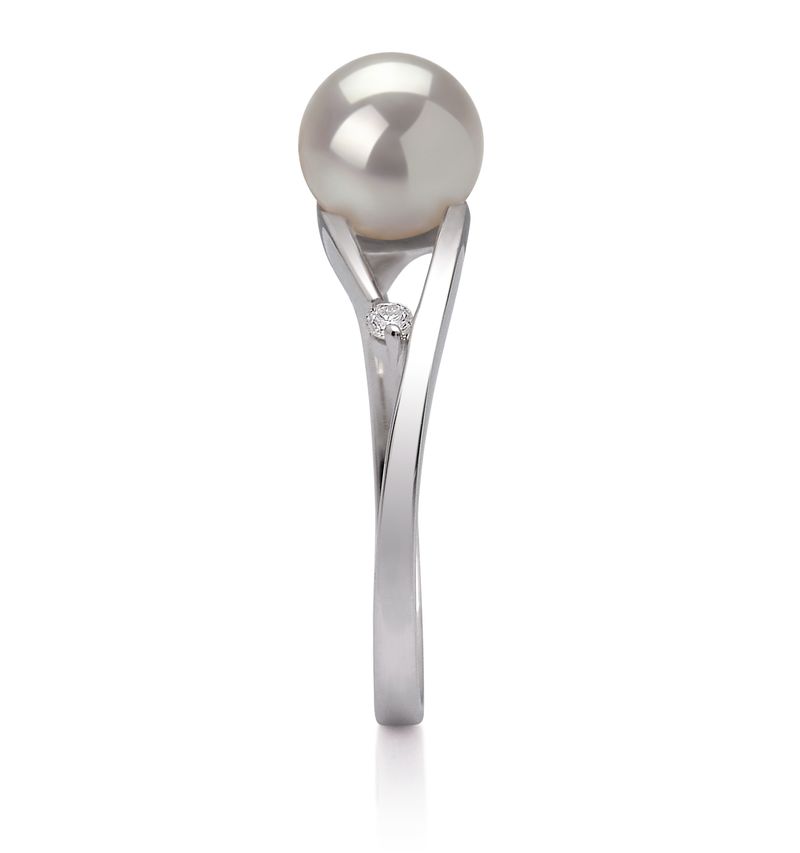Ring mit weißen, 6-7mm großen Janischen Akoya Perlen in AA-Qualität , Tanja