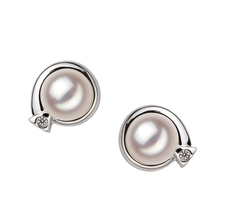 Paar Ohrringe mit weißen, 7-8mm großen Janischen Akoya Perlen in AA-Qualität , Angelina