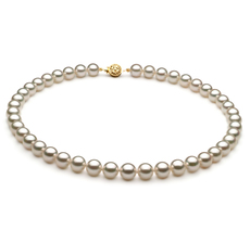 Halskette mit weißen, 8.5-9mm großen Janischen Akoya Perlen in AAA-Qualität , Shanti