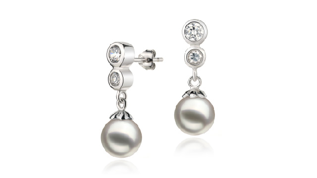 View Ohrringe mit weißen japanischen Akoya-Perlen collection